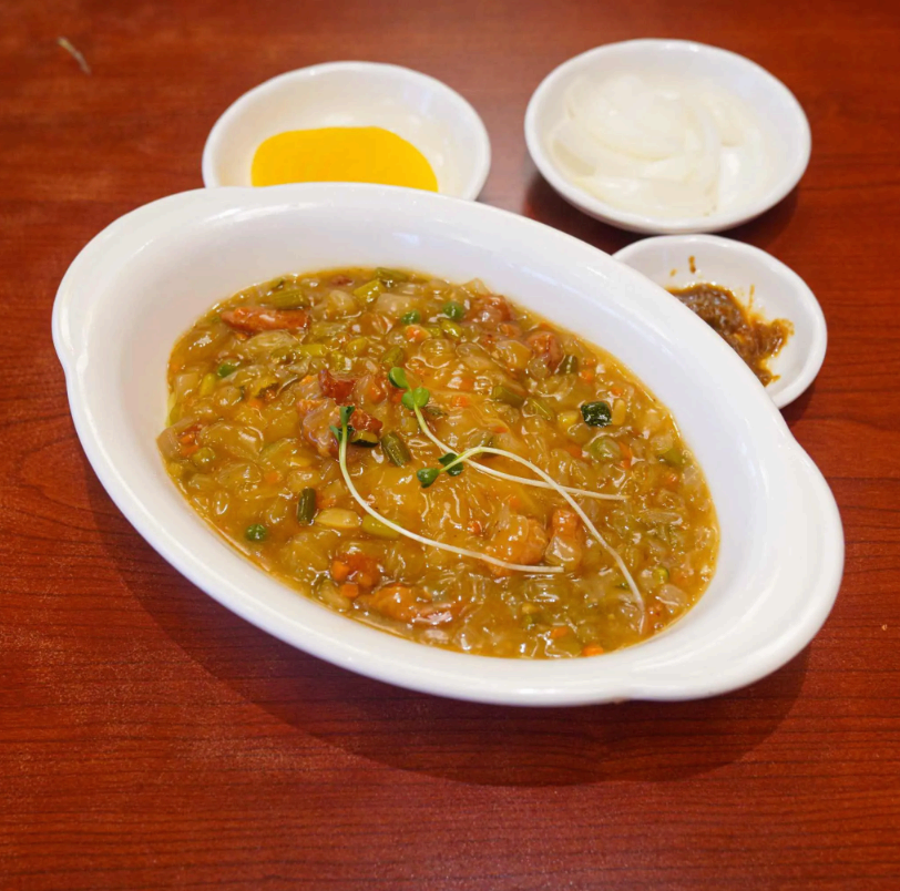 “이게 진짜 자장면이라고?” 인천 차이나타운의 이색 메뉴, 백색 자장면 소개!