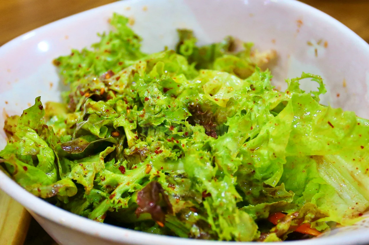 삼도갈비 쌈채소무침 Samdogalbi seasoned lettuce salad