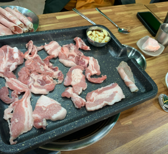 생생정보 무제한돼지고기 12종 점심특선 9900원