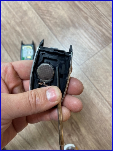 차키 배터리 분리