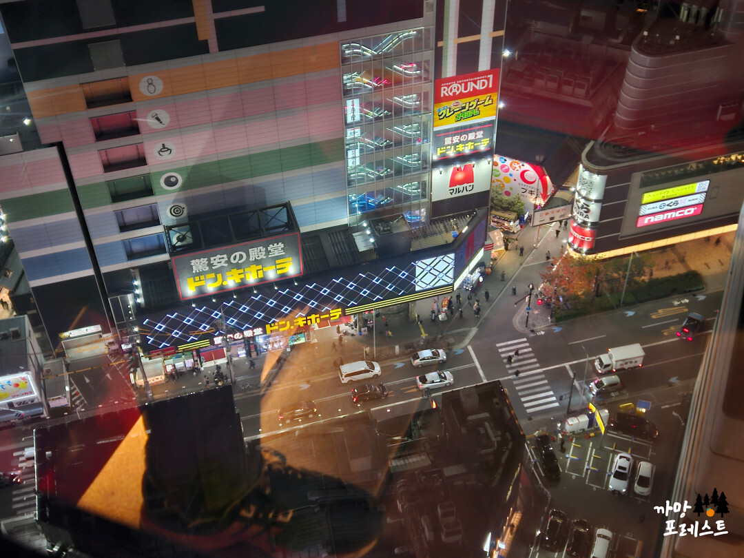 오사카 햅파이브 빨간 관람차 발밑 도로