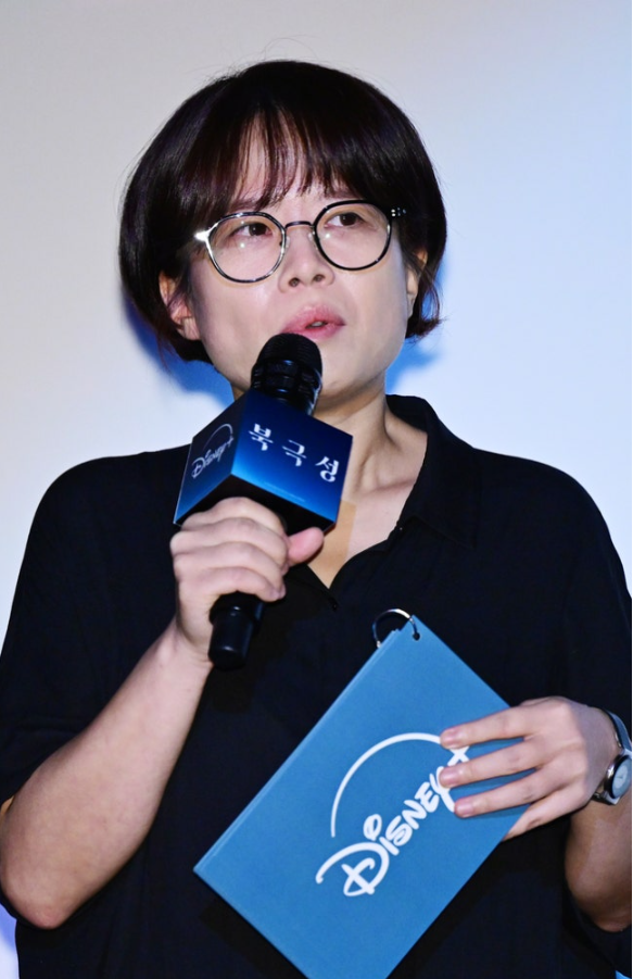 북극성 감독