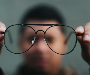 황반변성 치료법 자가진단 방법 합병증