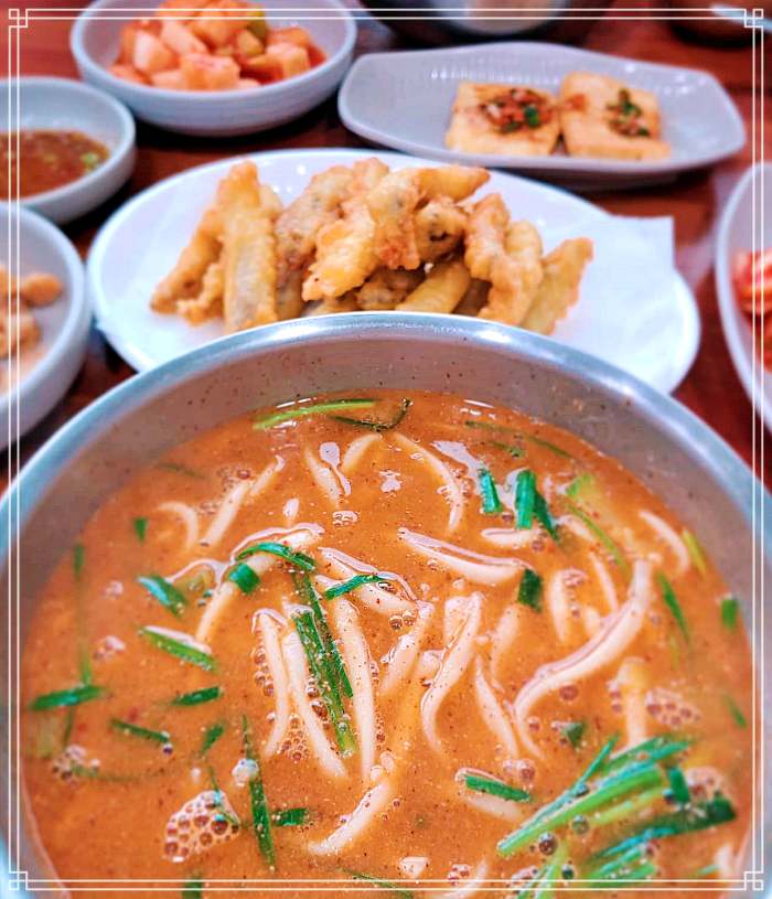 픽업 트랜드 스페셜 대전 송촌동 걸쭉한 추어 육수에 빠진 칼국수 맛집