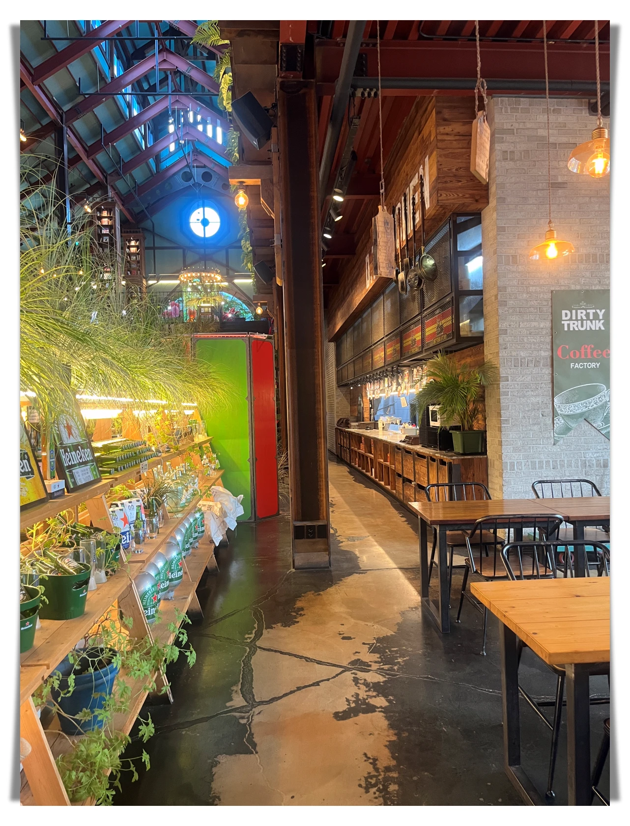 더티트렁크-내부-인테리어-꽃장식