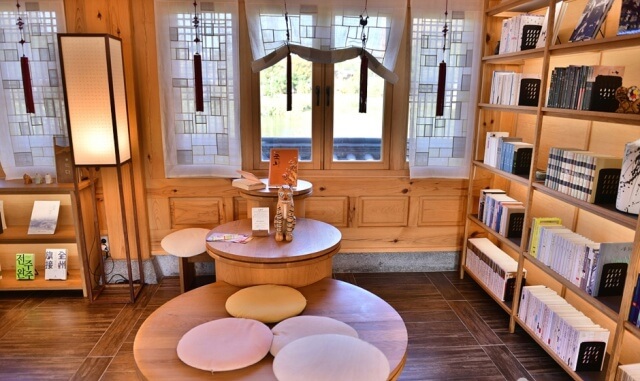 '연화정 도서관' 내부 모습