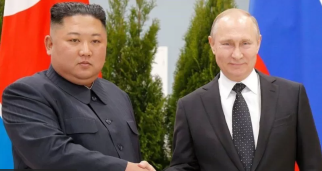 좌측: 김정은
우측: 블라디미르 푸틴