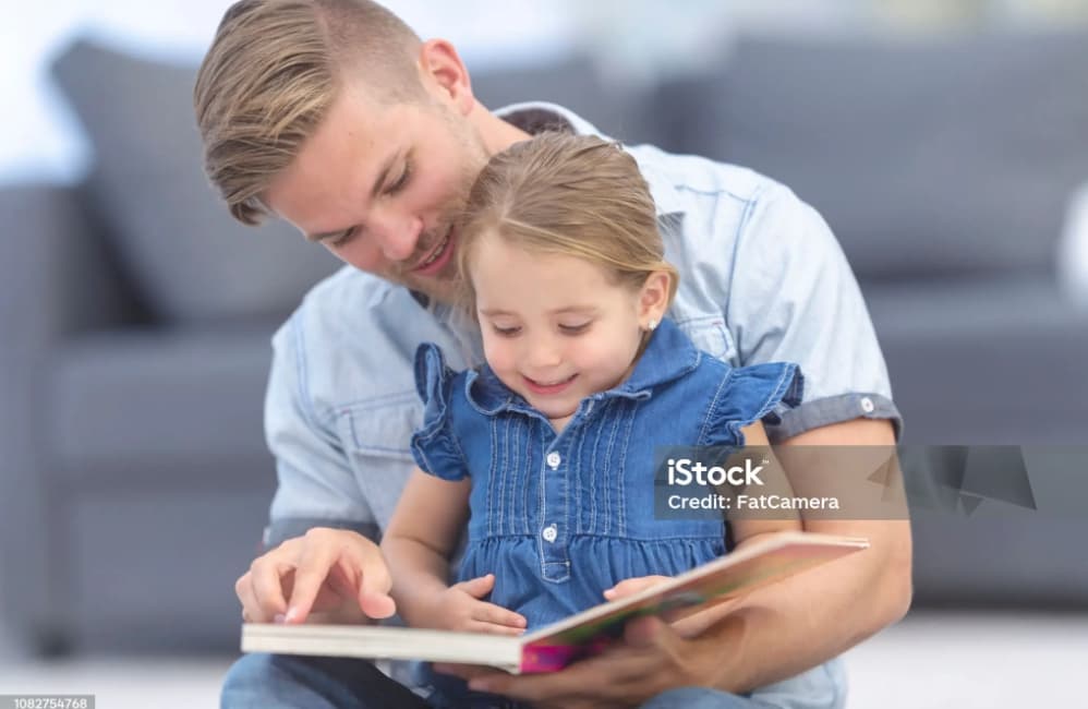 아기 그림책 읽어줄 때 효과적인 방법 (단순 낭독 vs. 대화식 읽기)