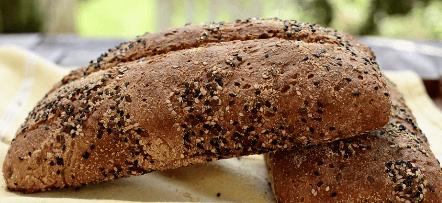 맛있게 구원진 빵