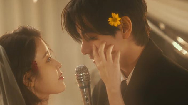 아이유 생일 전날, 뷔와 함께한 안성재 셰프 레스토랑 모수