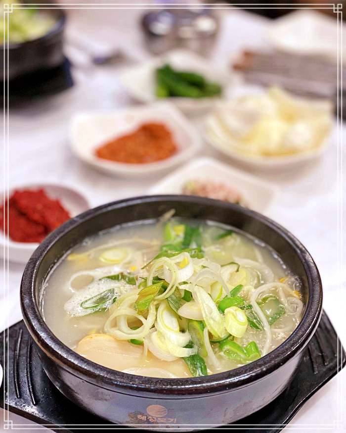 생방송 오늘저녁 순천 웃장국밥거리 1+1 맛집, 9천원, 배춧잎 수육 한 접시 서비스, 순대국밥 맛집