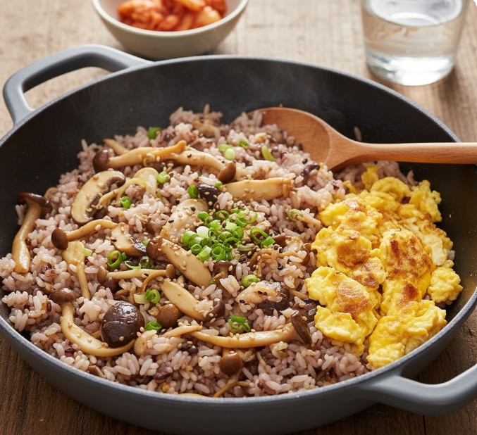 원팬 버섯 달걀 볶음밥