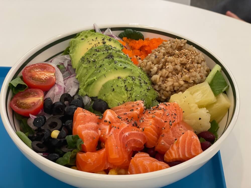 수원 호매실 맛집 샐러드 식당 - 아보카도 생 연어 샐러드