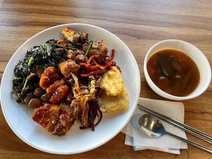 대구 동성로 식당 한식뷔페 제육볶음 치킨 1인 7천원 무한리필 가격파괴와이 맛집 추천