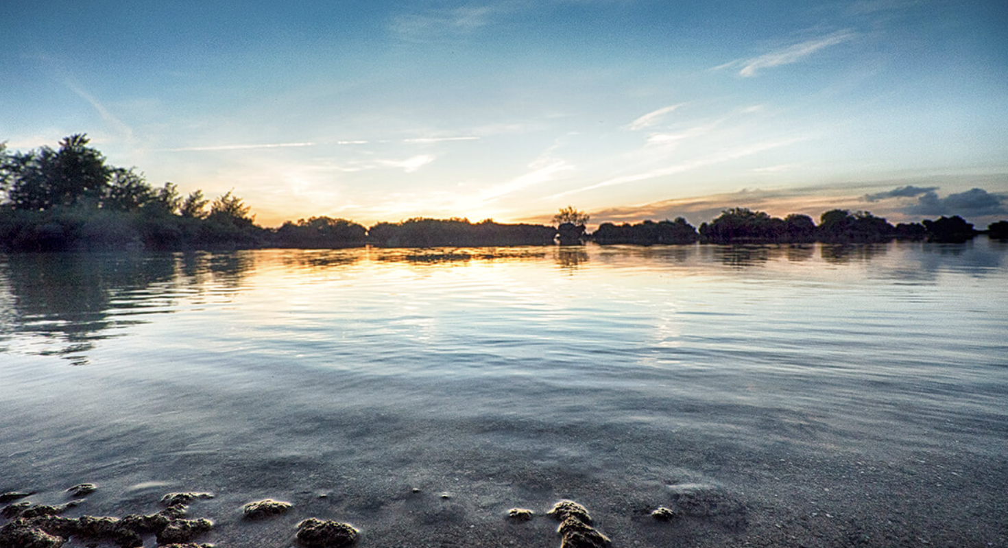 로타섬의 피나타 공원의 일몰