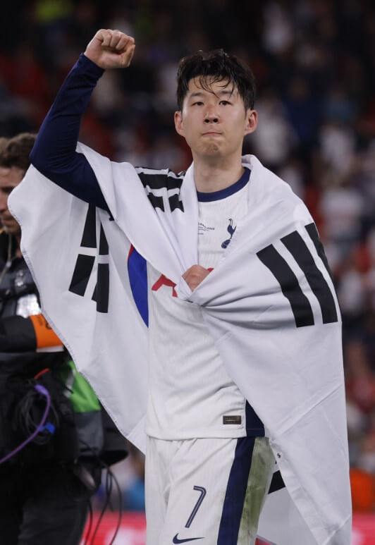 손흥민&amp;#44; 토트넘을 유로파리그 우승! 맨유 꺾었다