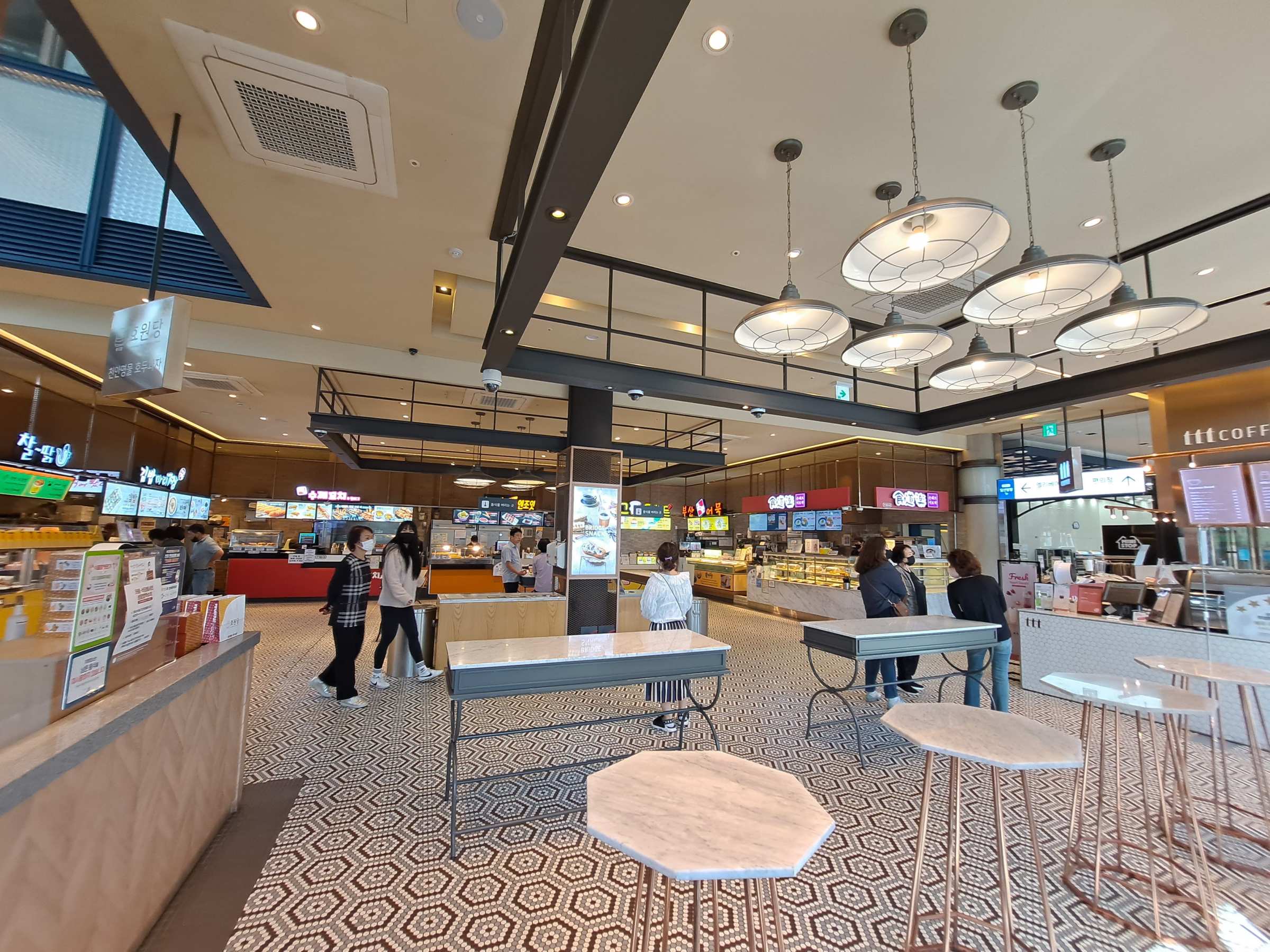 시흥하늘휴게소 1층 푸드코트