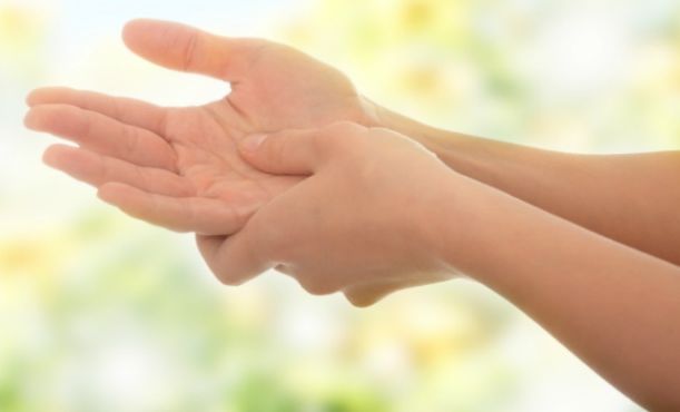 손끝이 아픈 이유