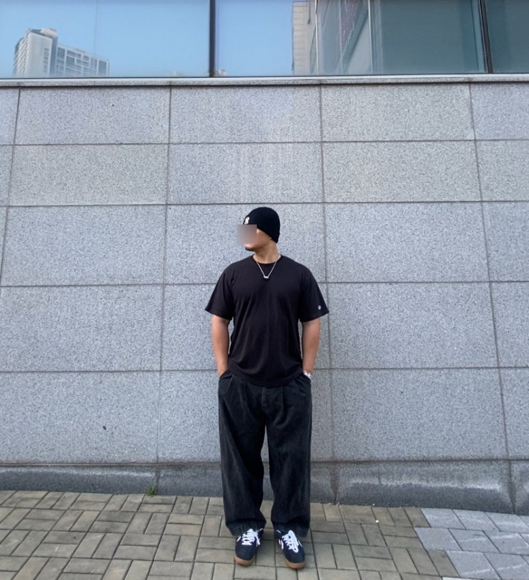 데일리룩('26. 10. 9.)엠엘비 MLB 뉴에라 NY 뉴욕양키즈 뉴 젤리 미드 비니, 어커버 티셔츠, 무신사스탠다드 벌룬 팬츠, 컨버스 올스타 클래식 트레이너 옥스 스웨이드