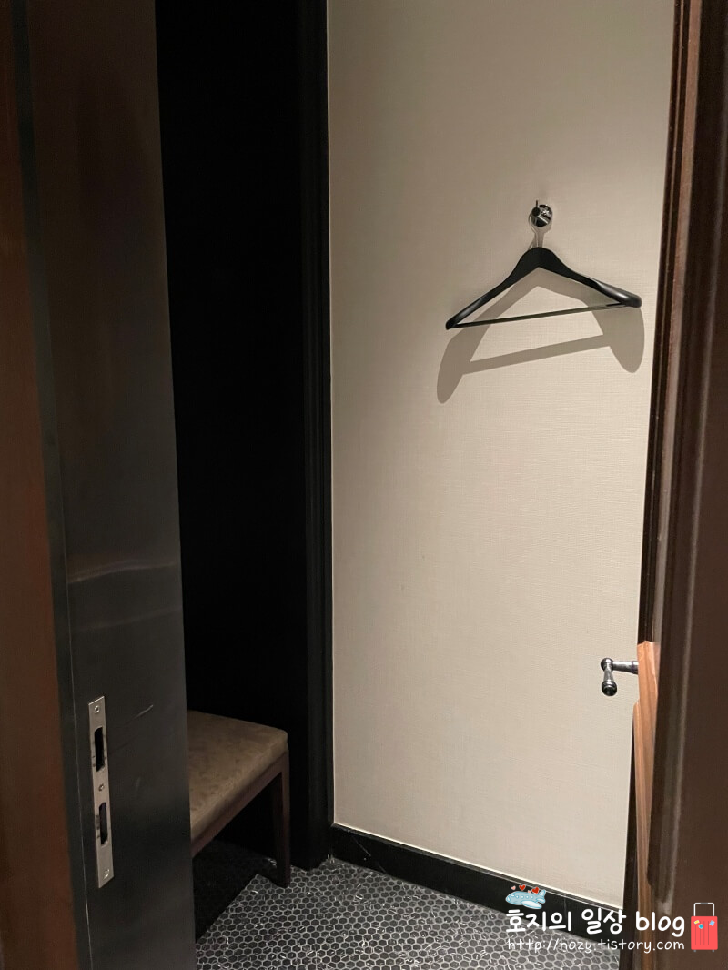 방콕 신돈 캠핀스키 스파 체인징룸