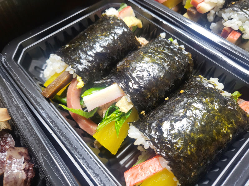 응큼떡볶이 수원화서점 참치야채반반꼬마김밥, 생청양마요꼬마김밥