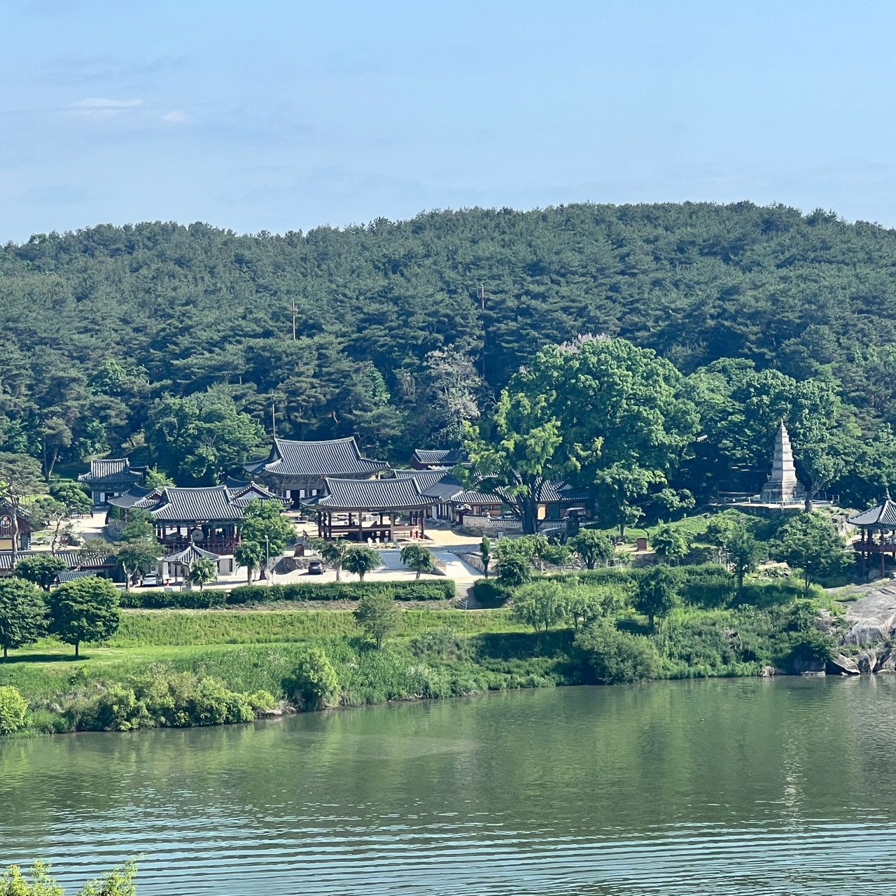 여주 신륵사 강건너편에서 바라본 사진