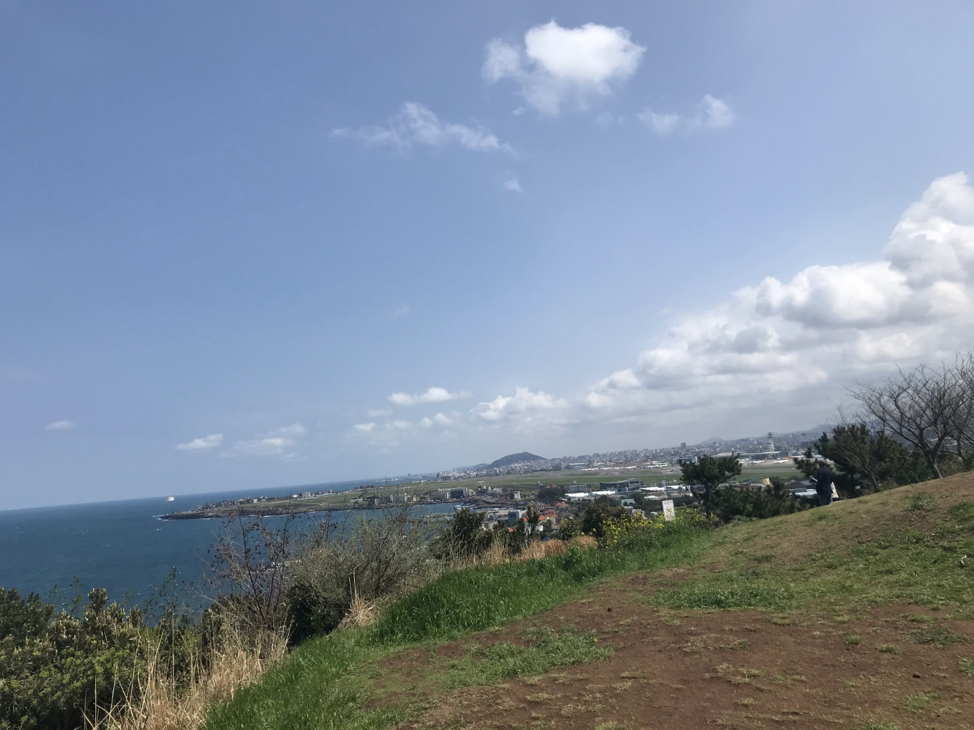 도두봉 정상에서 바라본 전경_제주공항방면