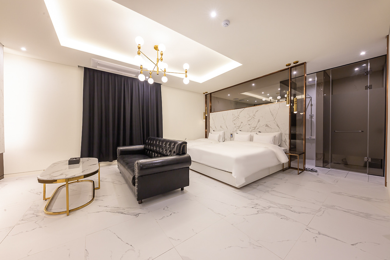 덕산 온천과 노천욕조의 완벽한 조합! 예산 덕산 테라스 무인텔 솔직 후기 & 예약 가이드