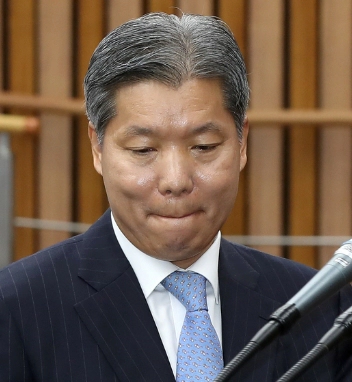 공수처 이영진 헌법재판관 골프접대 무혐의 불기소 