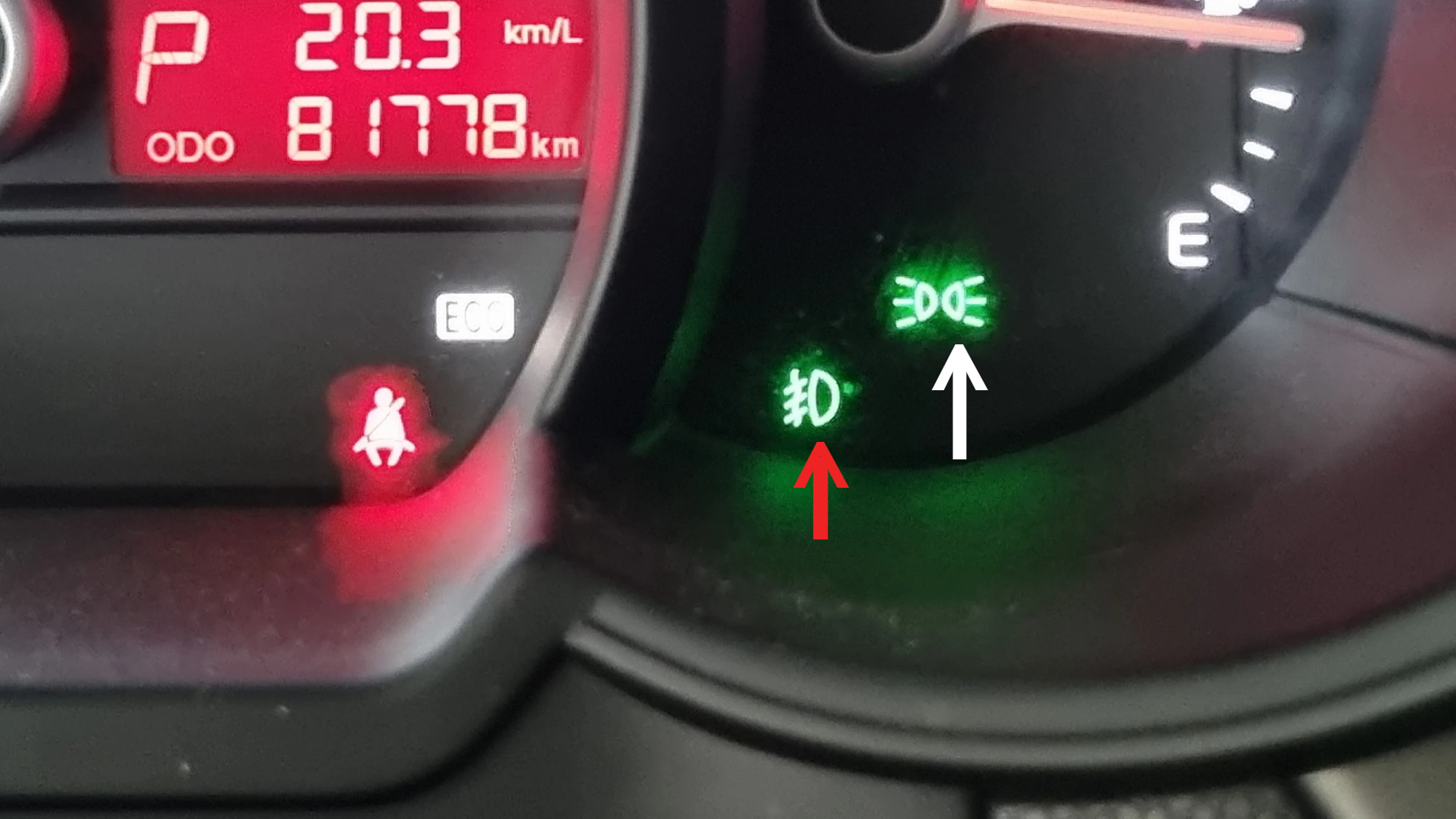 모닝 안개등 켜진 모습