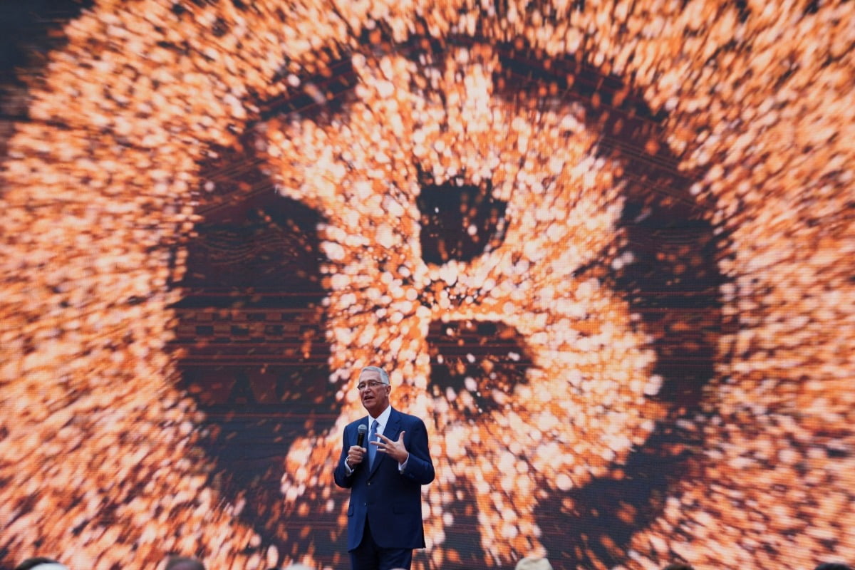 비트코인을 법정화폐로 채택한 엘살바도르가 지난달 12일(현지시간) 수도 산살바도르에서 세계 최초로 정부가 공식 후원하는 비트코인 콘퍼런스를 열었다.