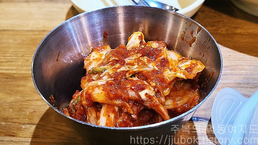 명동교자-마늘김치