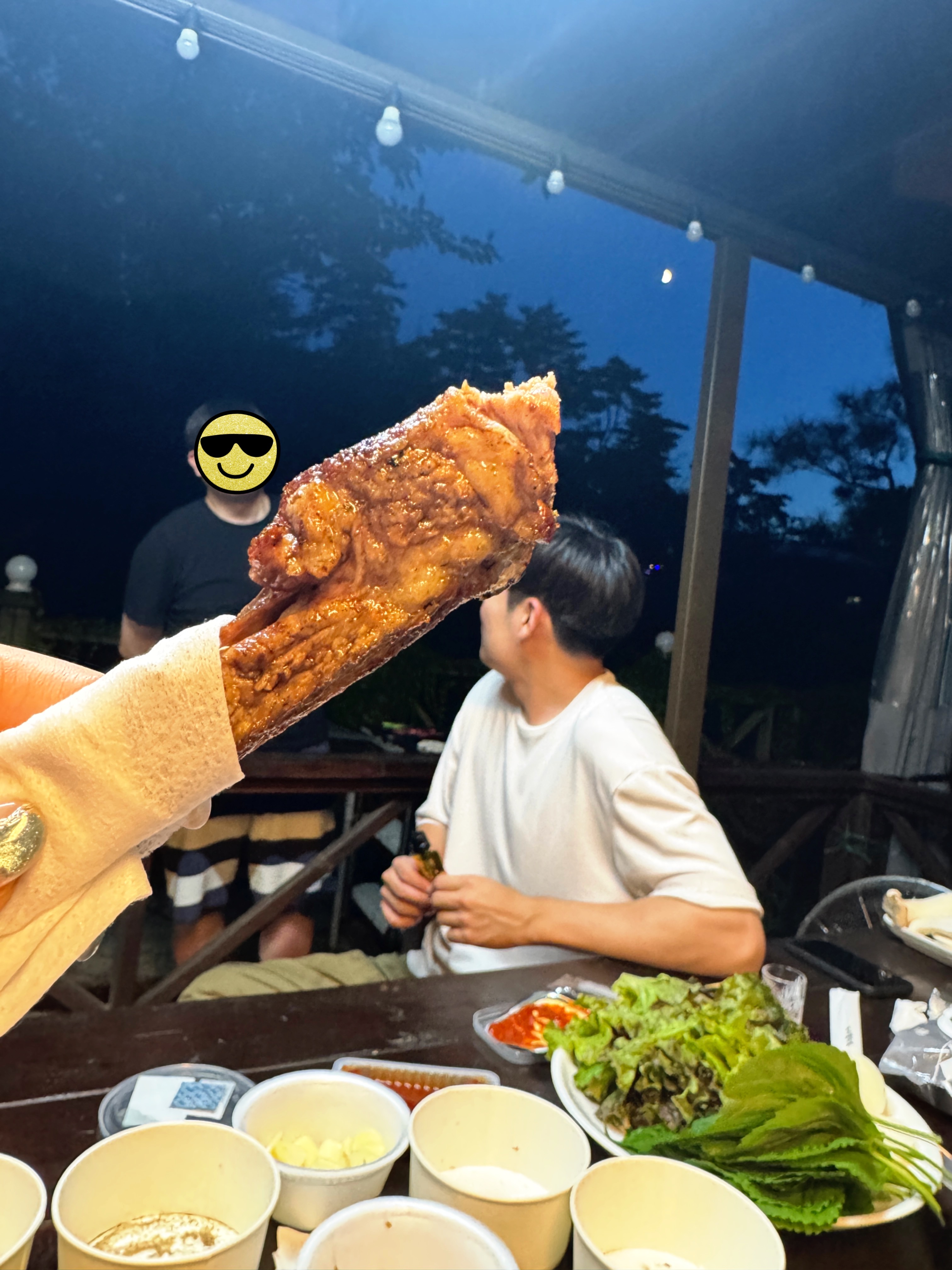 가평 계곡 여행 펜션 바비큐, 노릇하게 구운 양갈비 한 입의 행복