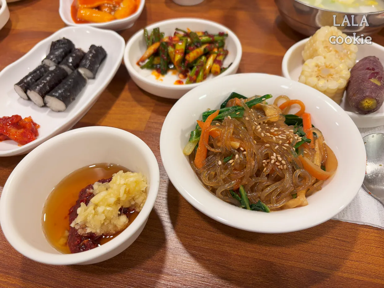 대구-상인동-생고기-맛집-최윤숙안동생고기뭉티기-잡채