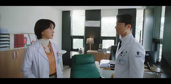 인호에게-얘기하는-정숙