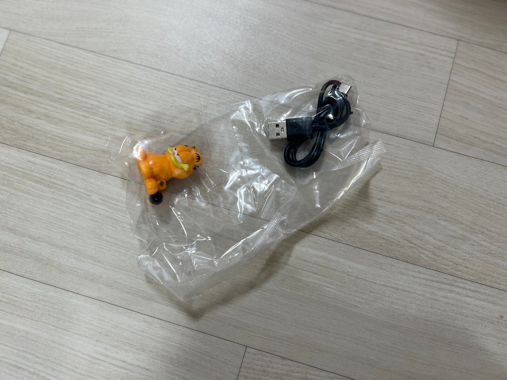 던킨 가필드 테이블 램프