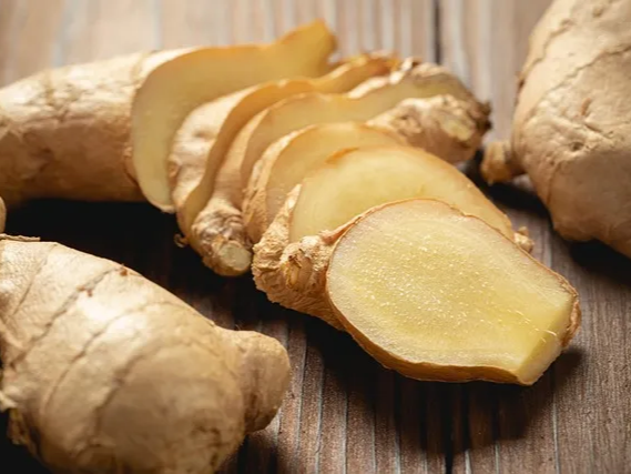 생강 문질러 세척하기