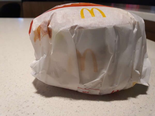 맥도날드 맥크리스피 마라 해쉬 치킨버거 포장지