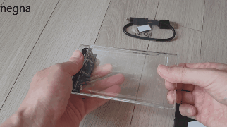 외장 디스크 케이스. SSD 설치 방법 GIF 애니메이션.