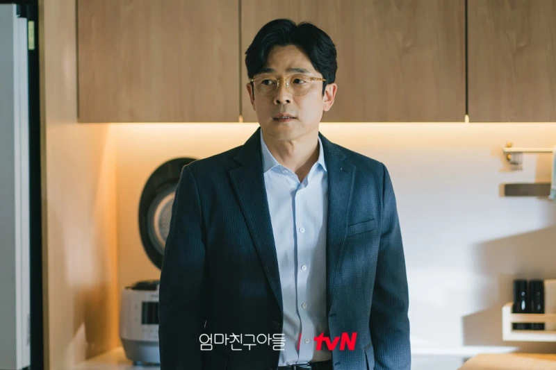 엄마친구아들에서 최경종 역을 맡은 이승준