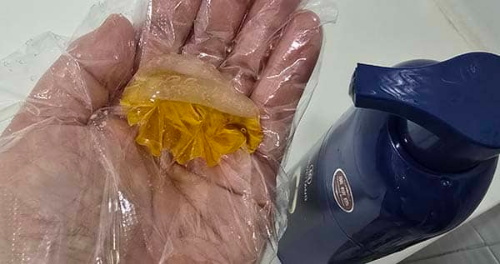 샴푸를 실제로 사용하는 모습