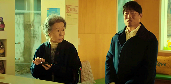 도그데이즈 감상포인트,윤여정,유해진배우_출처:CJENMMOVIE