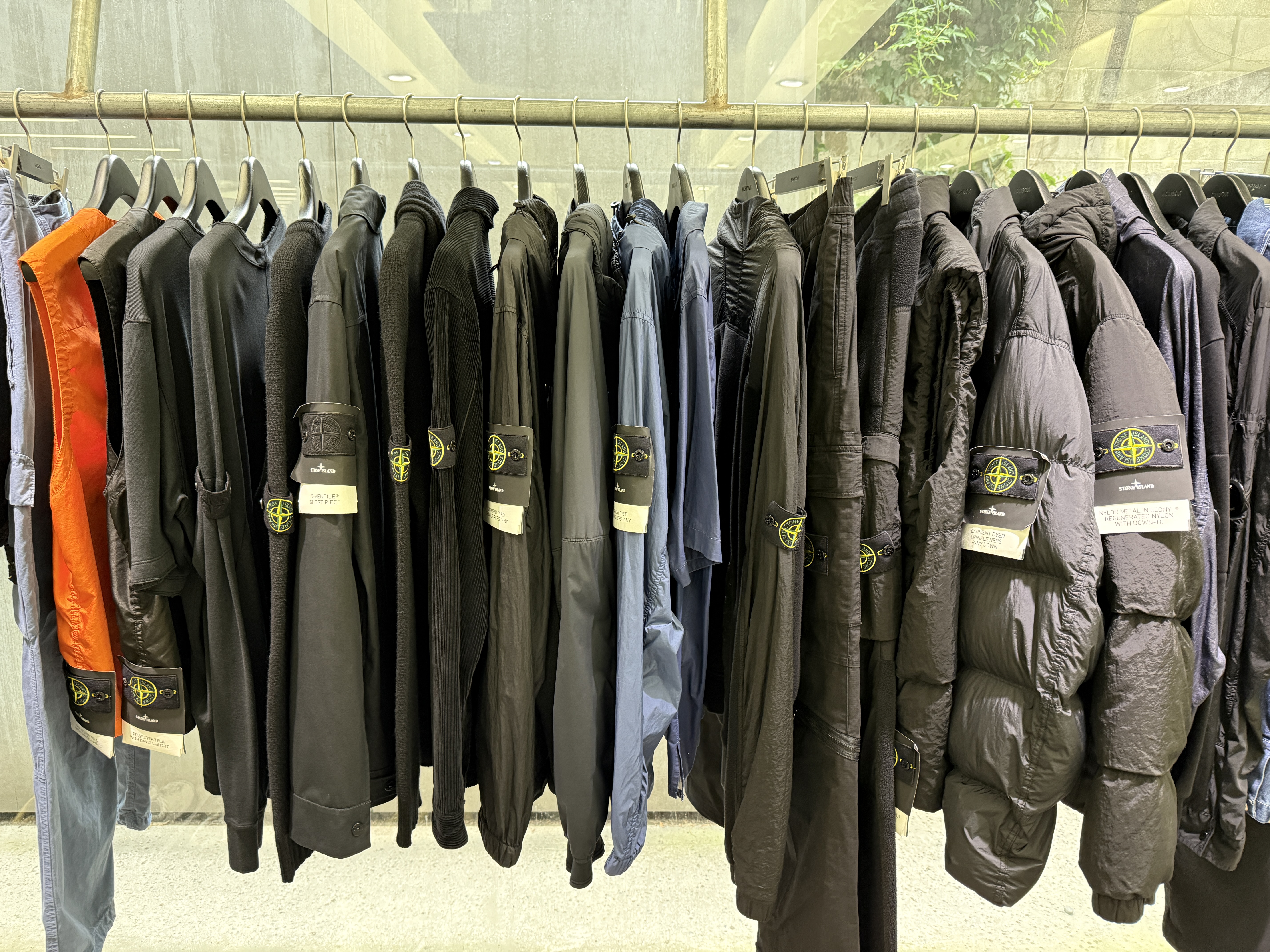 웍스아웃 압구정 스톤아일랜드