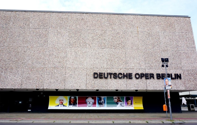 도이치 오퍼 베를린 공연장 이미지