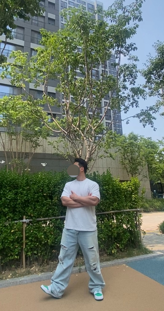 데일리룩(2024. 6. 6.)어커버 티셔츠 반팔, 에러스익셉티드 디스트레스드 데님팬츠 무파진 데미지진 연청, 나이키 덩크 하이 레트로 DV0829-300(스타디움 그린/화이트)