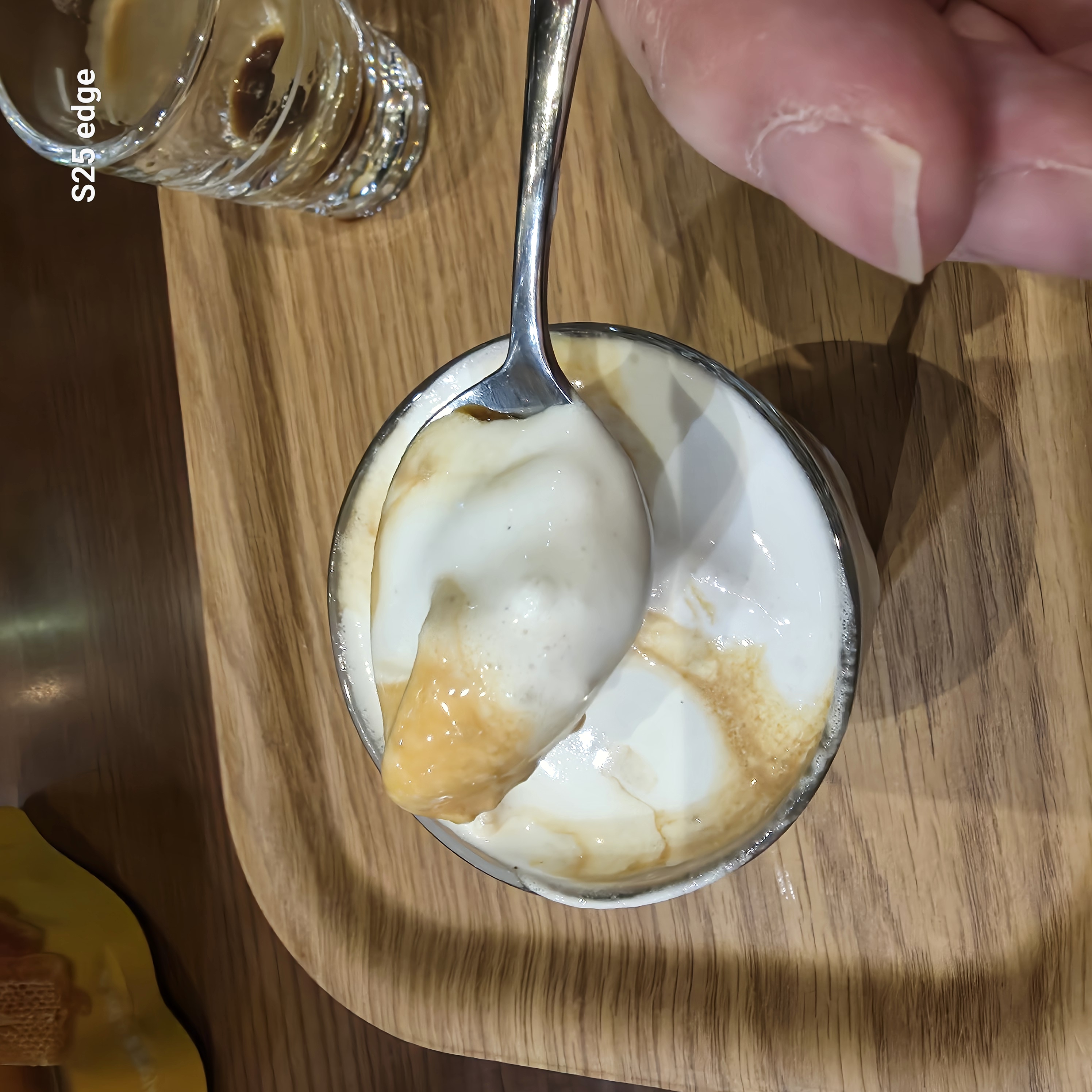 살얼음이생겨서 맛있는 드롭탑 아포카토