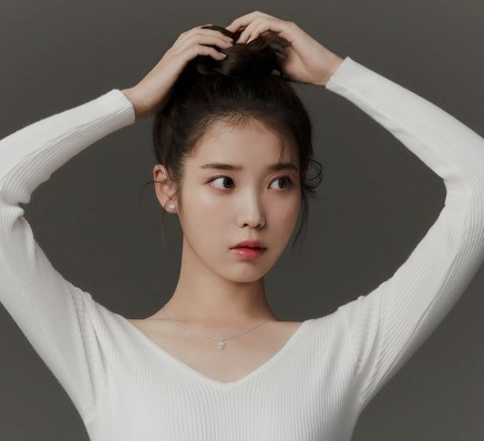 아이유-사진
