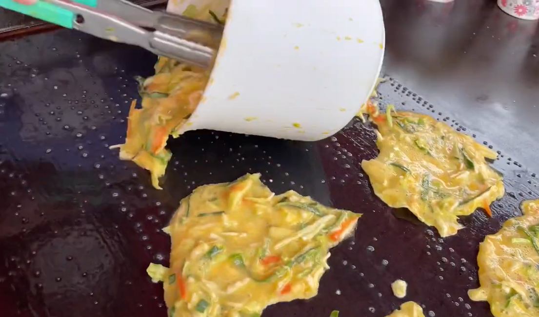 생방송오늘저녁 동묘 벼룩시장 줄서서 먹는 단돈 1,000원 계란 토스트 최강달인 2대째 동묘시장 미소토스트 맛집 추천