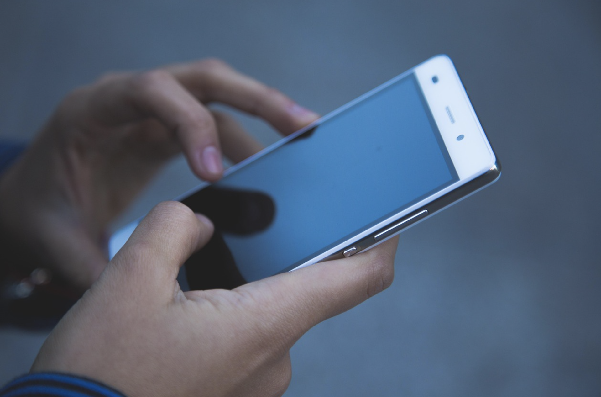 해외에서 유심 vs eSIM, 어떤 게 더 좋을까