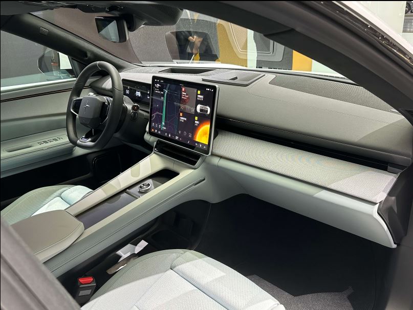 폴스타4 가격 출시일 디자인 성능 제원 실물사진 공개